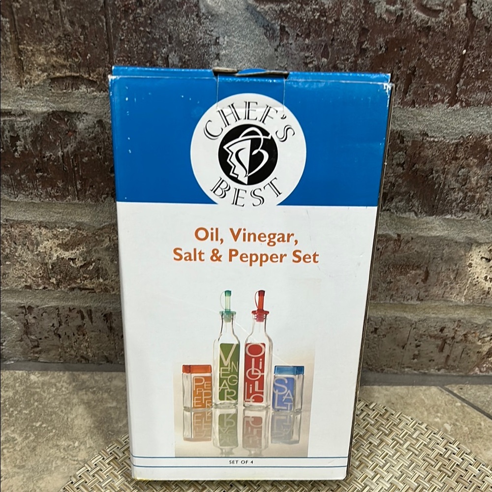 Vintage Chef's Best Oil, Vinegar, Salt & Pepper Set
